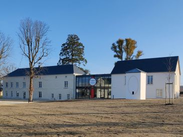 Longère en tuffe rénovée